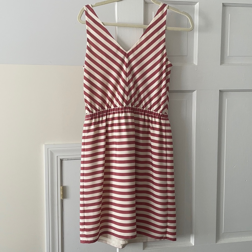 Summery cocktail dress with cinched waist